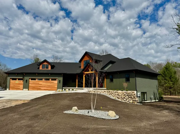 400 Sabine Dr #8, Muskegon, MI 49442