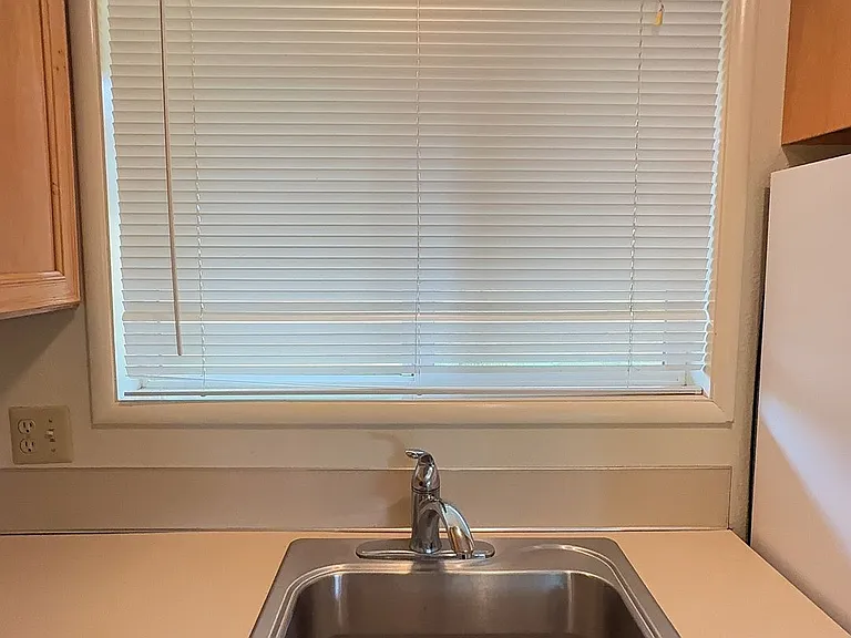 400 Beacon Hill Dr #12 — Photo 8