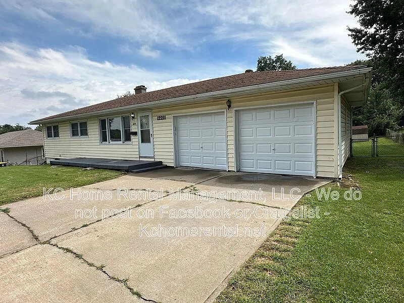 12211 E 52nd Ter