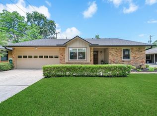 5218 Georgi Ln, Houston, TX 77092