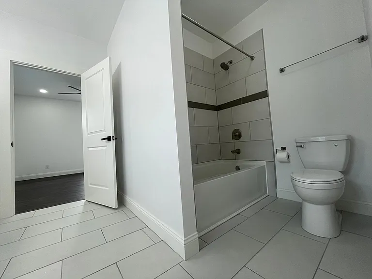 204 N Hamilton Ave — Photo 17
