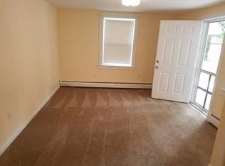 360 Pleasant Valley Rd APT B, South Windsor, CT 06074