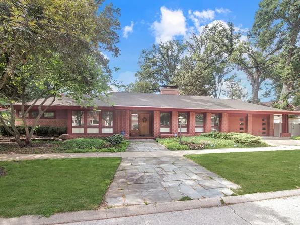 1020 S Knight Ave, Park Ridge, IL 60068