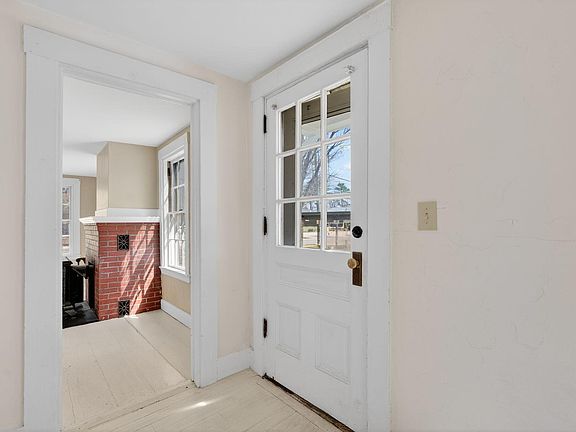 5th image of 110 Maple Street