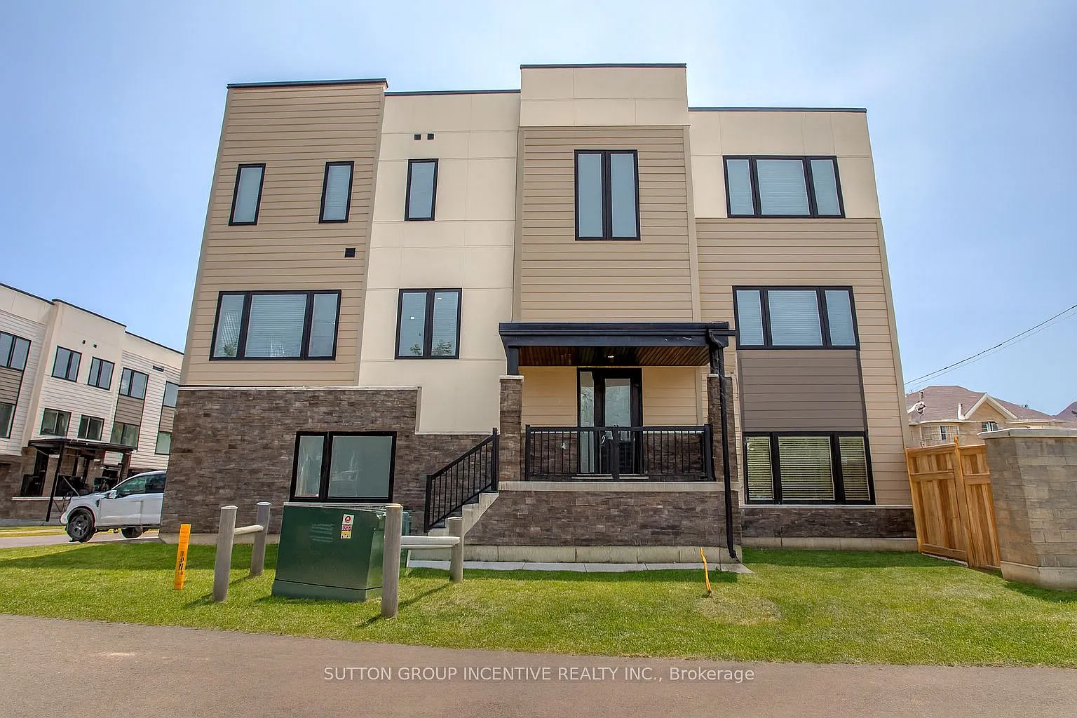 3 bed, $2,950 — Photo 2
