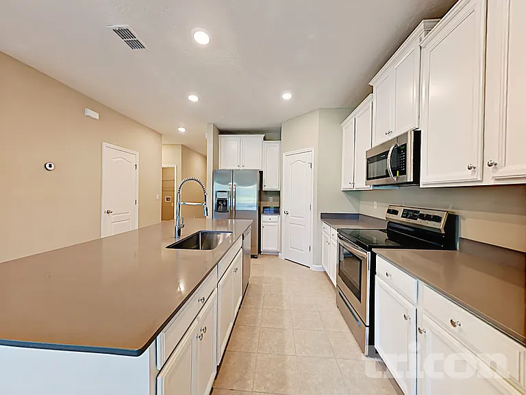 10226 Pavnes Creek Dr — Photo 17