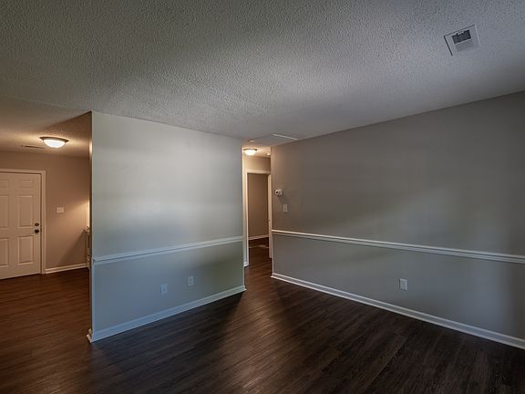 4th image of 600 S Vyne St