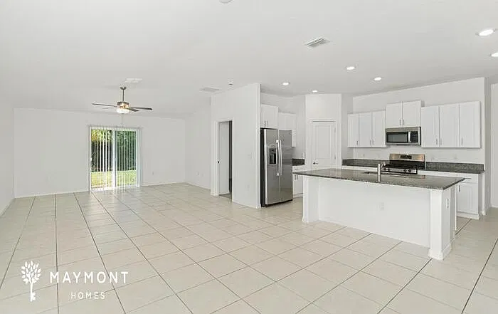 4 bed, 2.0 bath, 1817 sqft, $2,475 — Photo 3