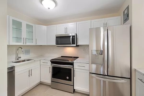1st image of 10-01 162nd St #3B