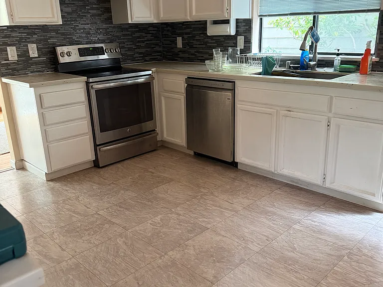 6 Millington Ct — Photo 12