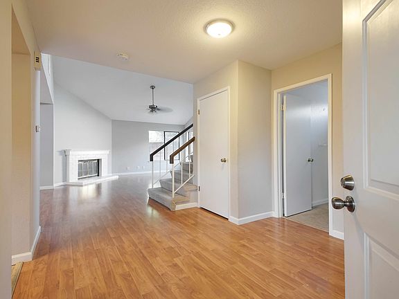 2nd image of 260 River Run Cir
