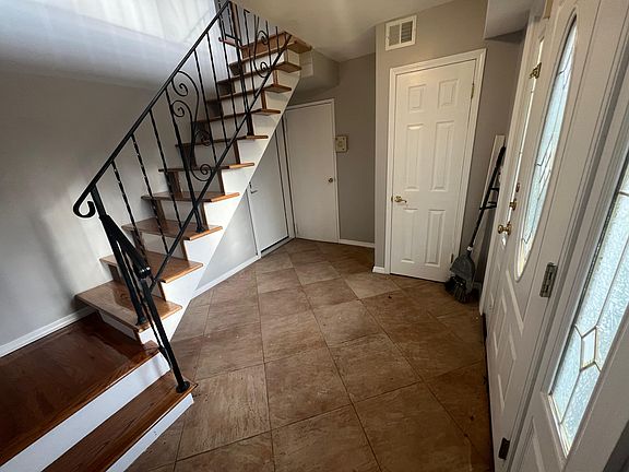 3rd image of 139 Getz Ave