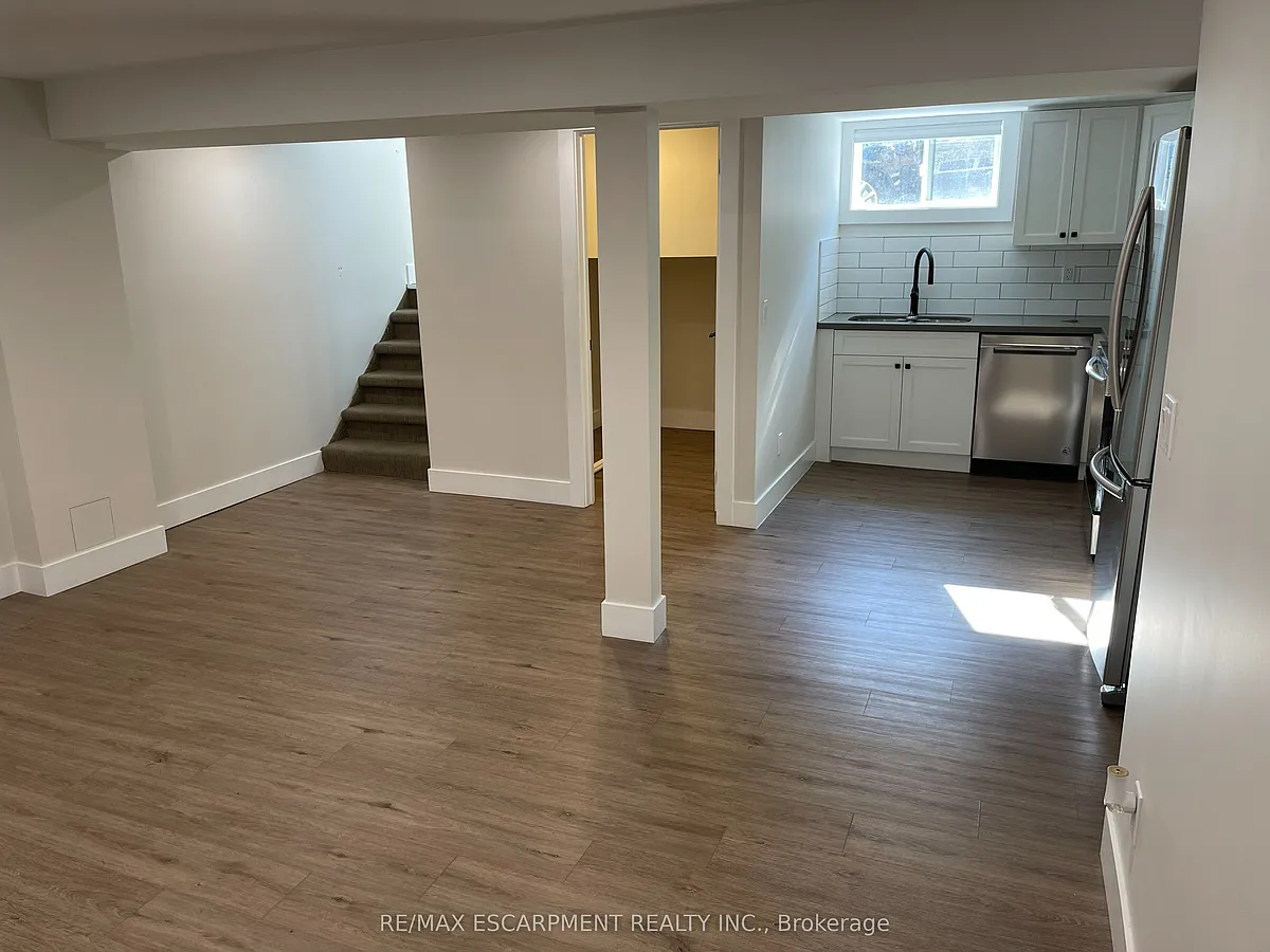 Building Photo - 8 Alderney Ave #2