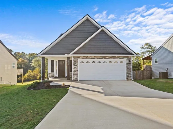 1868 Rosalyn Dew Dr, Lyman, SC 29365