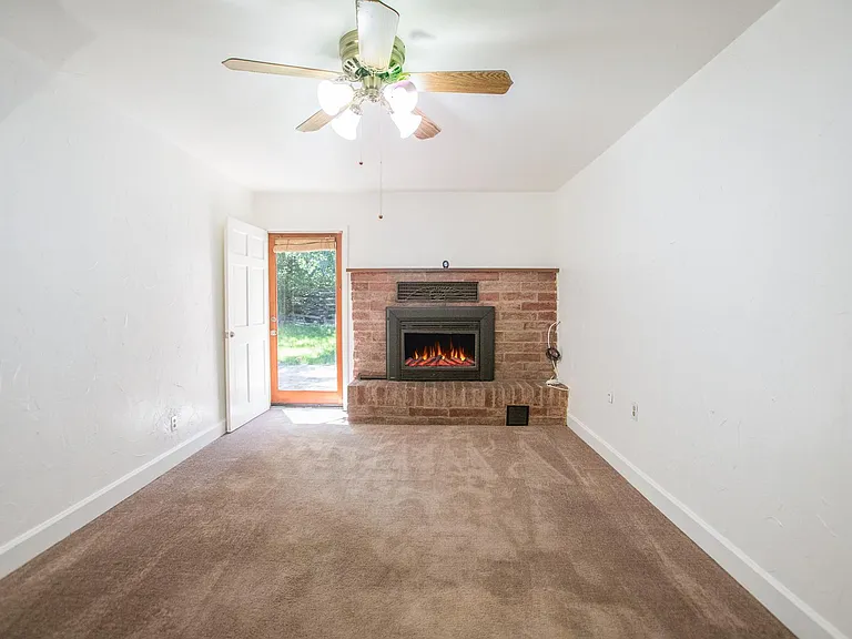 637 E Zuni Dr — Photo 5