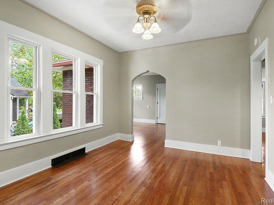 374 Pearson St, photo 9