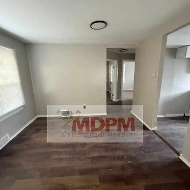 3 bed, 1406 sqft, $1,450 — Photo 1