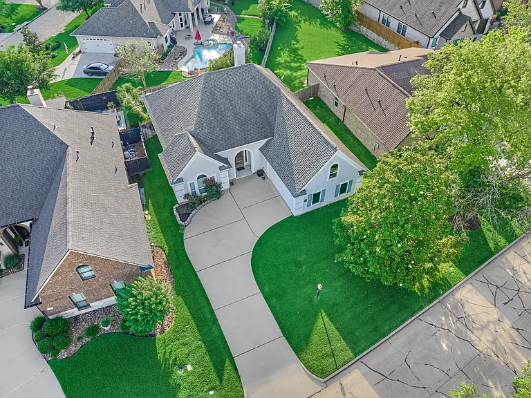15 Newberry Ct — Photo 34