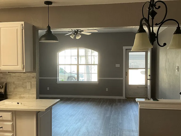 518 Mockingbird Dr — Photo 4