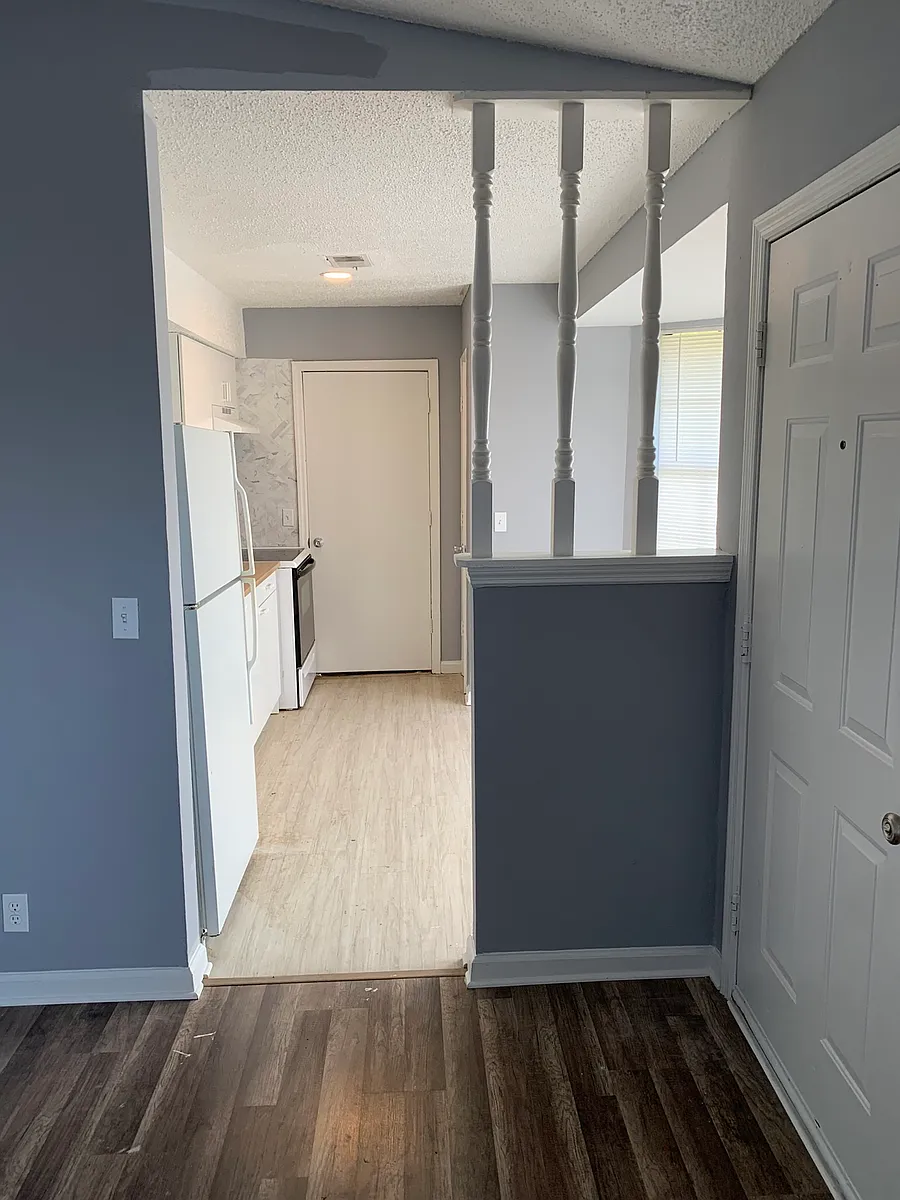 Building Photo - 3311 Chesapeake Cir #1