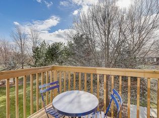 4951 W Maple Leaf Cir #2-5, Greenfield, WI 53220