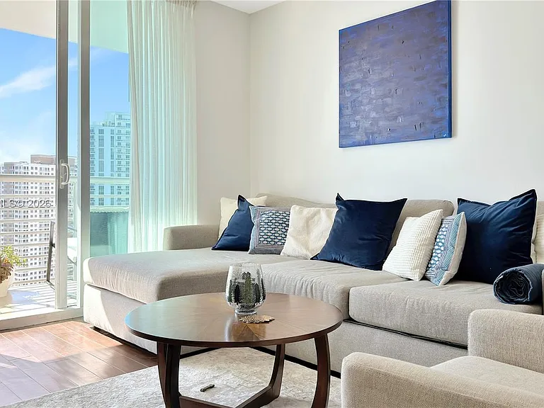 335 Biscayne Blvd #2905 — Photo 8