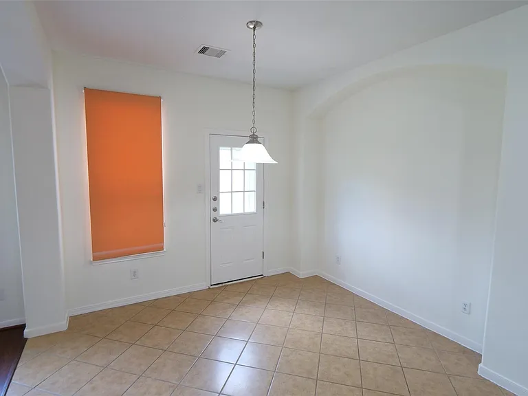 6119 Lakenshire Falls Ln — Photo 15