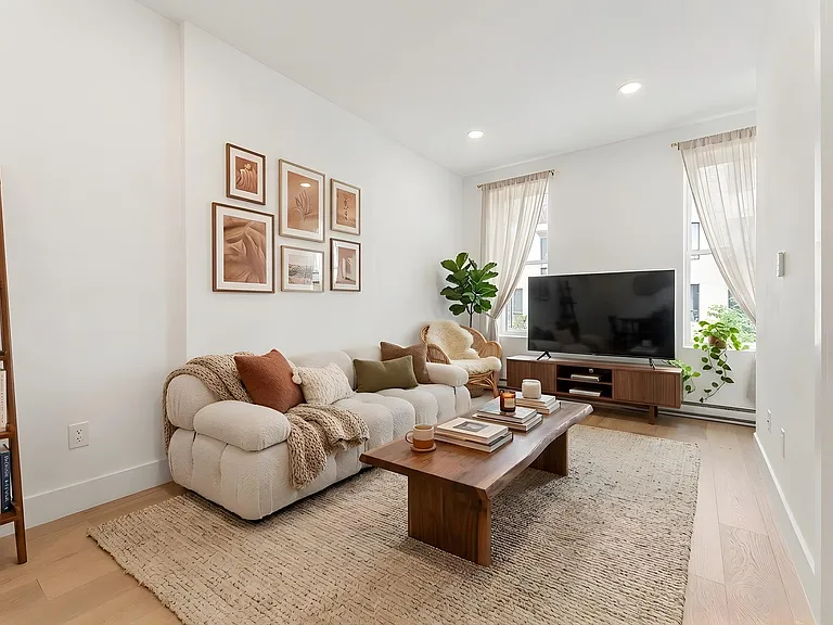 821 Quincy St #3 — Photo 1
