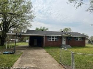 500 Lynn Ln, Muldrow, OK 74948