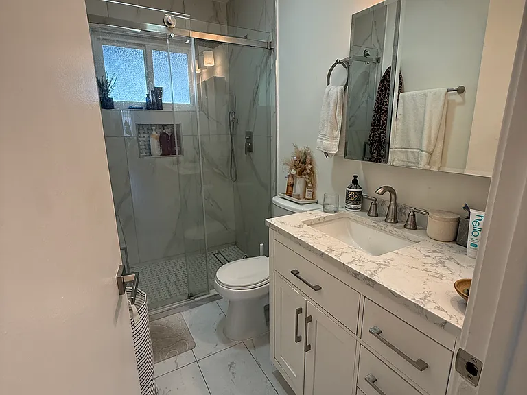1045 N Edinburgh Ave #4 — Photo 21