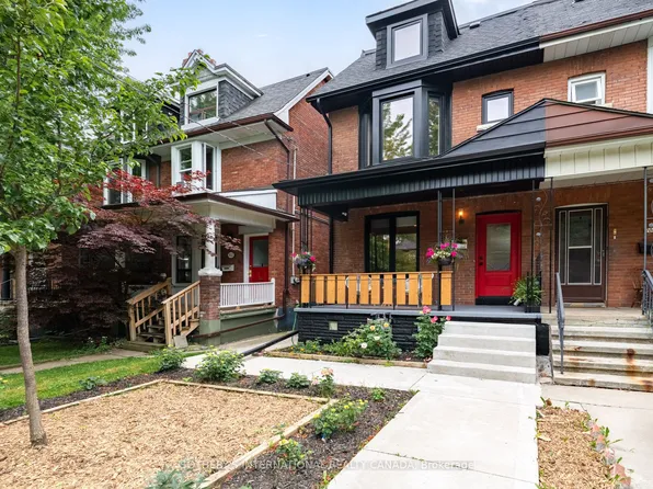 204 Grace St, Toronto, ON M6G 3A6