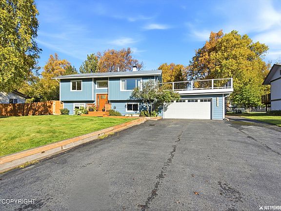 2nd image of 10121 Marmot Ct