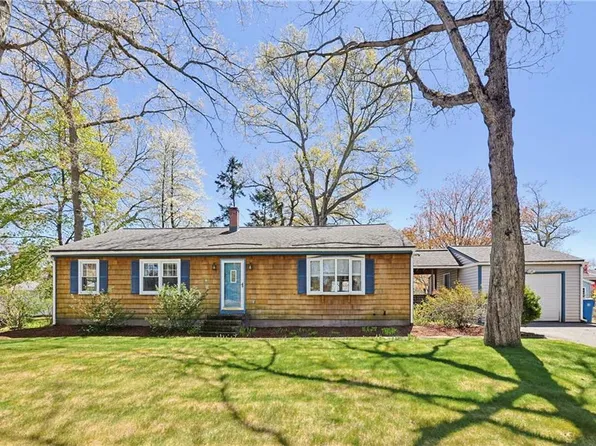 26 Alton Ave, Cumberland, RI 02864