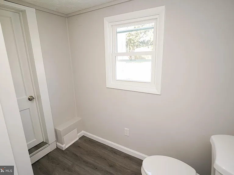 221 Branch St — Photo 36