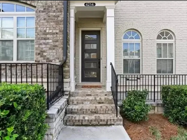 4214 Deming Cir — Photo 2