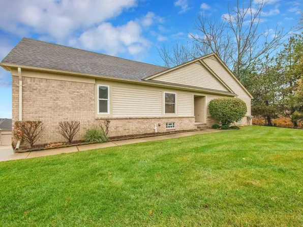 34146 Birchway Cir, Sterling Heights, MI 48312