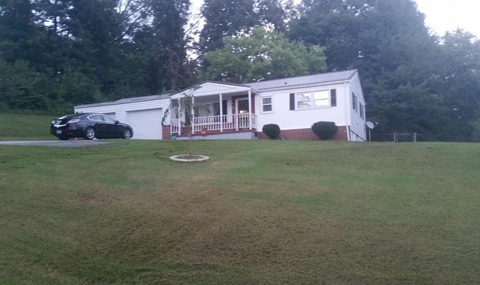 1st image of 205 Katherine St
