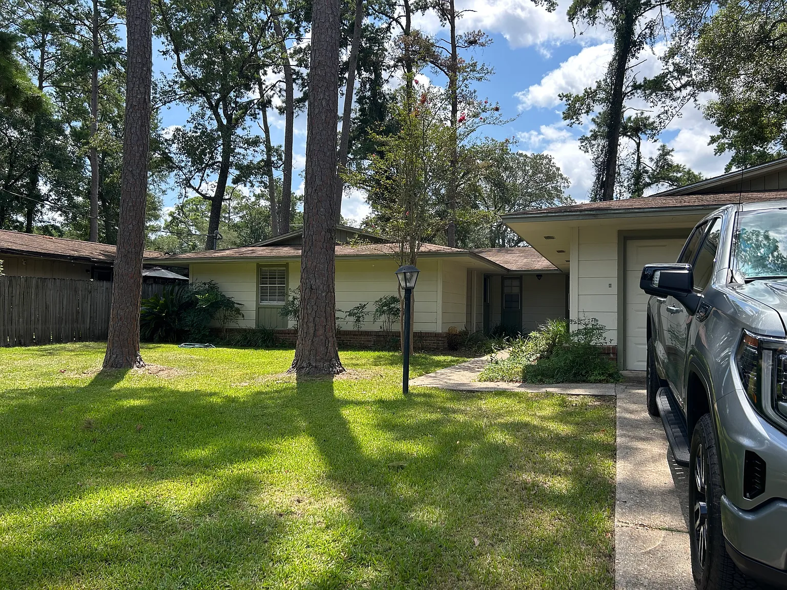 3 bed, 1200 sqft, $1,700 — Photo 1