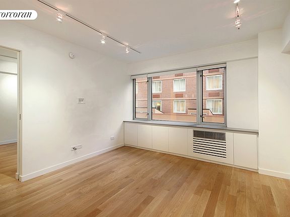 3rd image of 211 E 51st St APT 3C