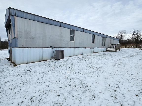 4th image of 361 Phillips Ln