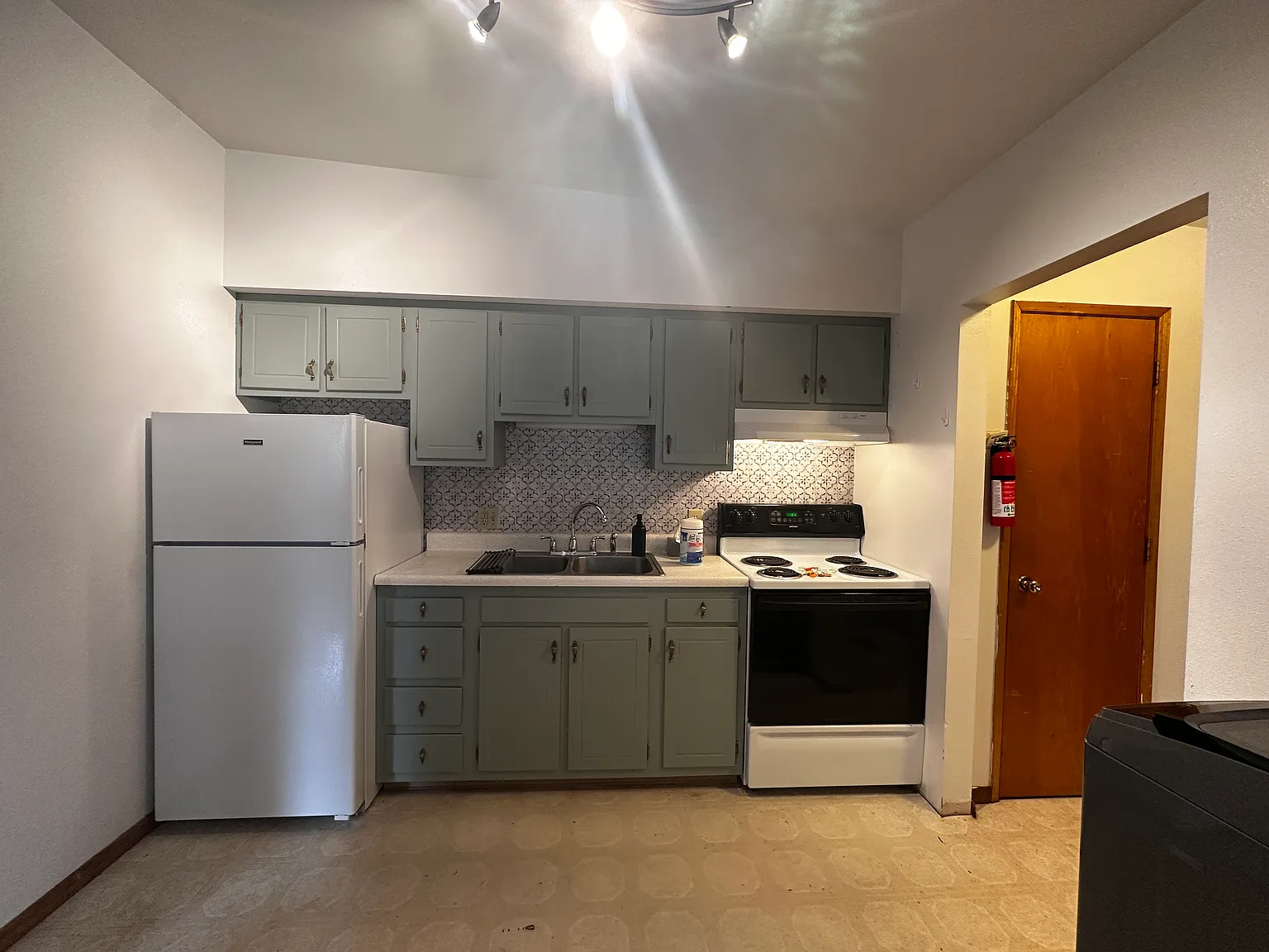 1 bed, 700 sqft, $1,325 — Photo 4