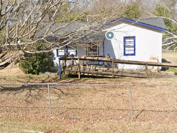 208 W 3rd Ave, Tennille, GA 31089