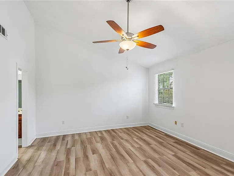 4422 Lake Vista Dr — Photo 9