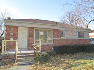 25535 Barbara St, Roseville, MI 48066