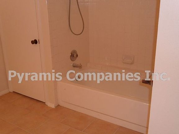 4th image of 3315 Falcon Grove Dr
