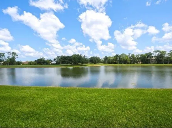 7320 Coventry Ct APT 710, Naples, FL 34104