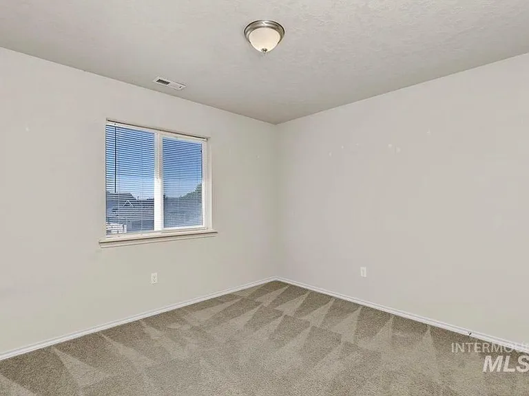 140 SW Quaker Dr — Photo 19