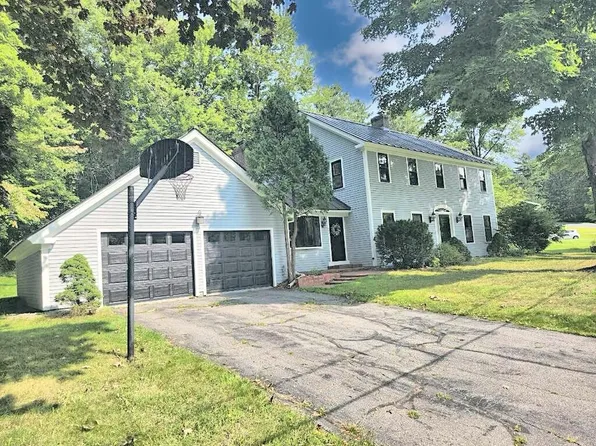 52 Ledgewood Road, Claremont, NH 03743