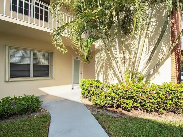 73 Royal Oak Court #101, Vero Beach, FL 32962