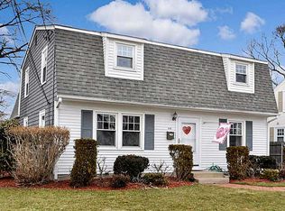 115 Arland Dr, Pawtucket, RI 02861